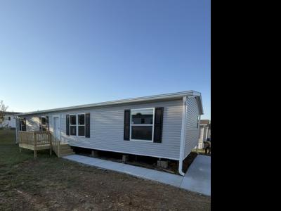 Photo 3 of 15 of home located at 522 Birchwood Circle Shelbyville, KY 40065