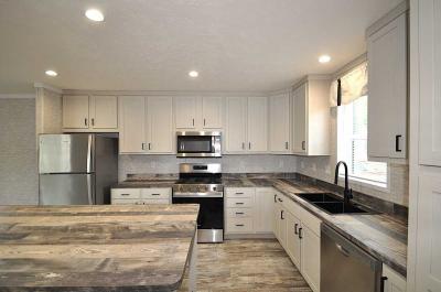Photo 4 of 14 of home located at 1200 Indigo Drive Oshkosh, WI 54902