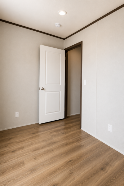 Photo 5 of 13 of home located at 5136 Ben Day Murrin Rd Lot 756 Fort Worth, TX 76126