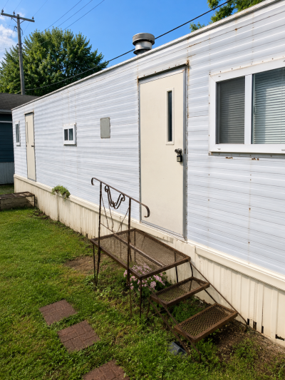 Mobile Home at 21331 Hamilton Ave Lot 7 Farmington Hills, MI 48336