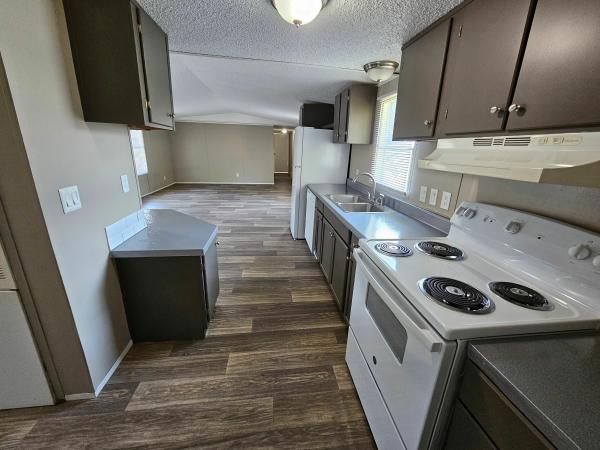2002 HBOS Manufacturing Oakwood Mobile Home