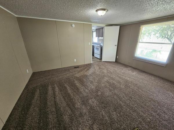 2002 HBOS Manufacturing Oakwood Mobile Home