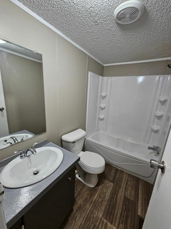 2002 HBOS Manufacturing Oakwood Mobile Home
