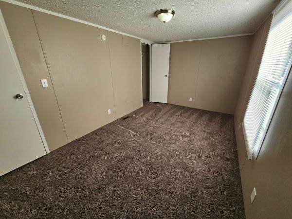 2002 HBOS Manufacturing Oakwood Mobile Home