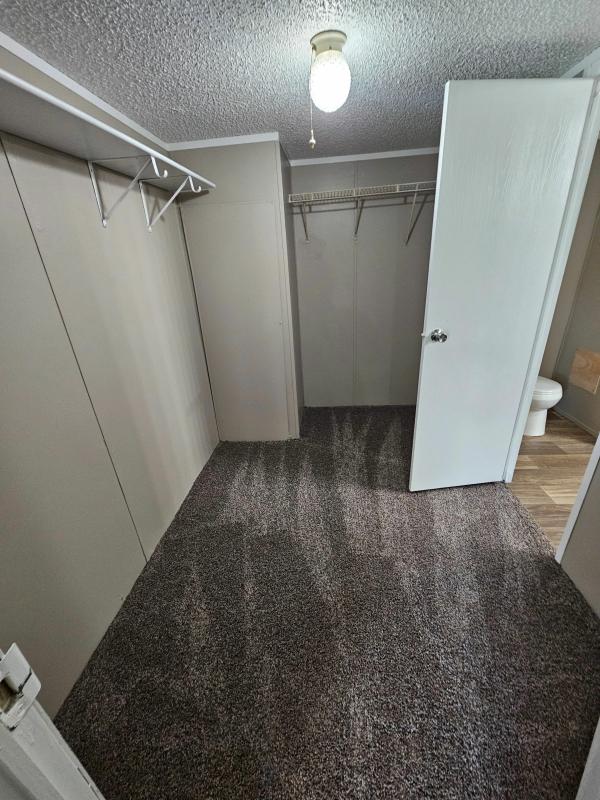 2002 HBOS Manufacturing Oakwood Mobile Home