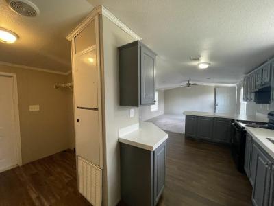 Photo 4 of 14 of home located at 13501 S E 29th Street #28 Choctaw, OK 73020