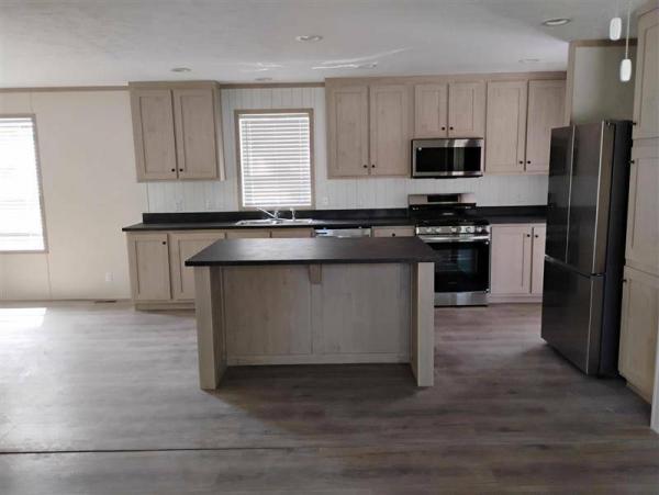 Photo 1 of 2 of home located at 300 White Oak Dr Morton, IL 61550