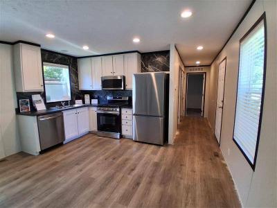 Mobile Home at 115 Willow Oak Dr, Morton, IL 61550