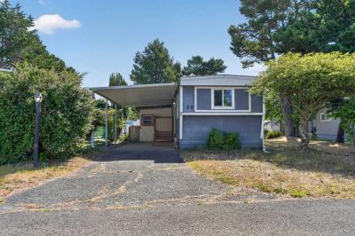 Photo 2 of 23 of home located at 4800 SE Inlet Avenue #29 Lincoln City, OR 97367