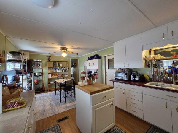 1978 Hillcrest Manufactured Home