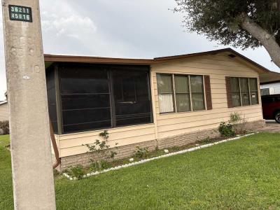Photo 4 of 25 of home located at 23 Country Meadows Blvd Plant City, FL 33563