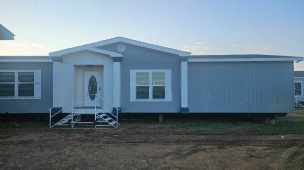 Photo 1 of 2 of home located at Solitaire Homes Inc. 5303 E Amarillo Blvd Amarillo, TX 79107