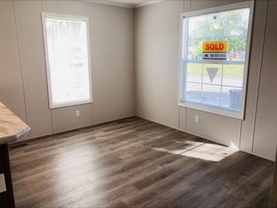 Photo 4 of 6 of home located at 1696 Pinecroft Monroe, MI 48161