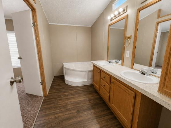 2006 American Homestar Corp Galaxy Mobile Home