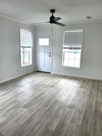 Photo 2 of 23 of home located at 7322 Harbor View Drive Lot 274 Leesburg, FL 34788