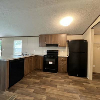 Photo 4 of 23 of home located at 138 Braleigh Lane Thomasville, GA 31792