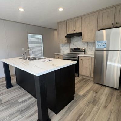 Photo 5 of 28 of home located at 2319 Greensburg Rd #26 Campbellsville, KY 42718