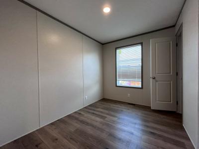 Photo 5 of 9 of home located at 5024 Forburg Ct Sterling Heights, MI 48310