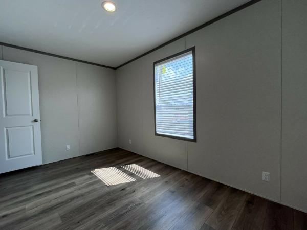 2027 Champion RAP1666H32085 Mobile Home