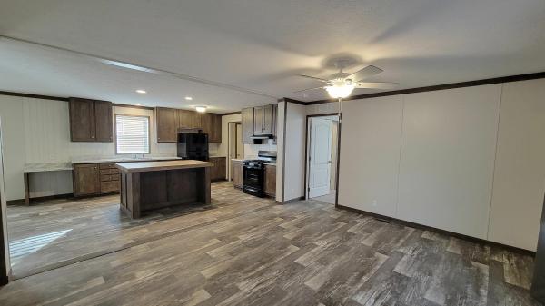 Photo 1 of 2 of home located at 529 Elmwood Ct. Lot B121 Columbus, MI 48063