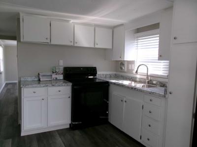Photo 4 of 7 of home located at 2701 34th St N Lot #121 Saint Petersburg, FL 33713
