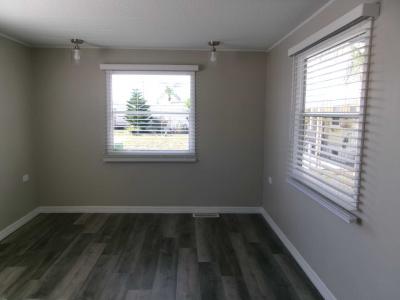 Photo 5 of 7 of home located at 2701 34th St N Lot #121 Saint Petersburg, FL 33713