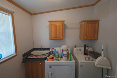 Photo 5 of 10 of home located at 299 Dennis K Court White Lake, MI 48386