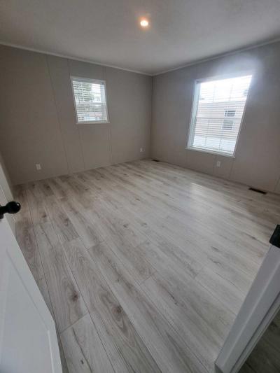Photo 5 of 13 of home located at 4810 Golden Gate Drive Grand Forks, ND 58203