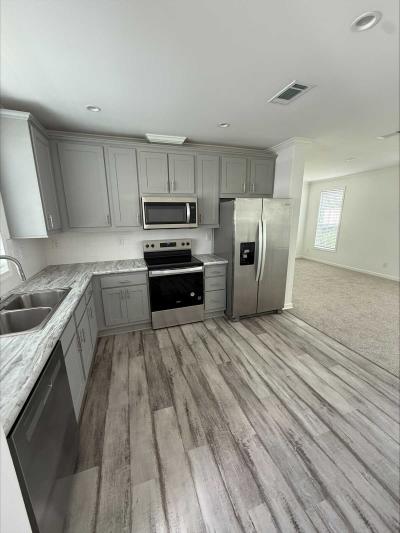Photo 4 of 13 of home located at 701 Aqui Esta Dr #90 Punta Gorda, FL 33950