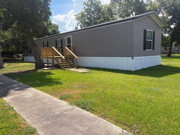 Photo 1 of 2 of home located at 215 Stratton Ridge #58 Clute, TX 77531