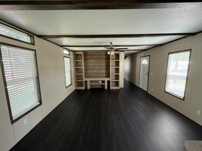 Photo 2 of 22 of home located at 14146 Interstate 35 Access Road Von Ormy, TX 78073