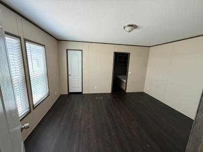 Photo 4 of 22 of home located at 14146 Interstate 35 Access Road Von Ormy, TX 78073