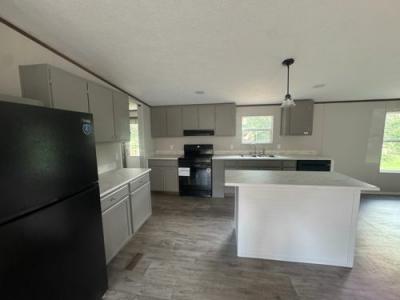 Photo 5 of 25 of home located at 5204 Old Highway 35 Carthage, MS 39051