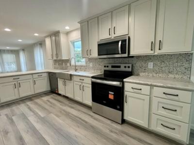 Photo 4 of 13 of home located at 12 Woodland Trail Killingworth, CT 06419