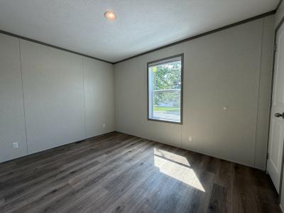 Photo 3 of 9 of home located at 4143 Knightsbridge Lane Jackson, MI 49201