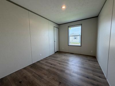 Photo 4 of 9 of home located at 4143 Knightsbridge Lane Jackson, MI 49201