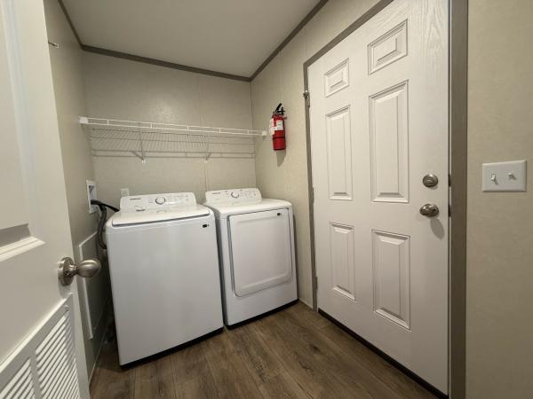 2026 clayton 95CCS28483A Mobile Home