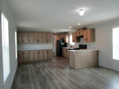 Photo 4 of 15 of home located at 17581 Birch Street Brownstown, MI 48174