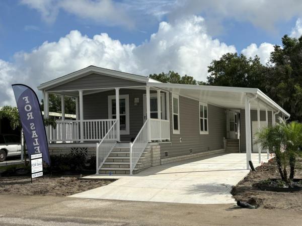 Photo 1 of 2 of home located at 329 Falcon Crest Plant City, FL 33565