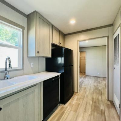 Photo 4 of 25 of home located at 172 Teasley Lane Lavonia, GA 30520