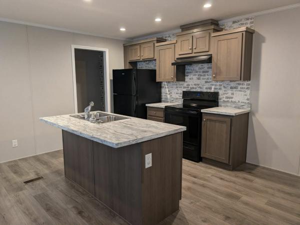 Photo 1 of 2 of home located at 2245 Oxford Dr. Lot 639 Indianapolis, IN 46234