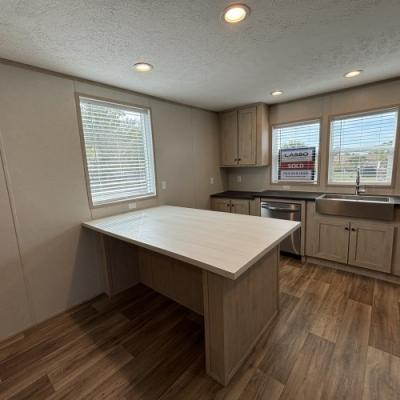 Photo 5 of 27 of home located at 27 Crestwood Drive #0015 Middletown, IN 47356