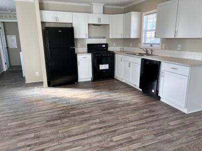 Mobile Home at 20530 Kingston Dr Clinton Township, MI 48036