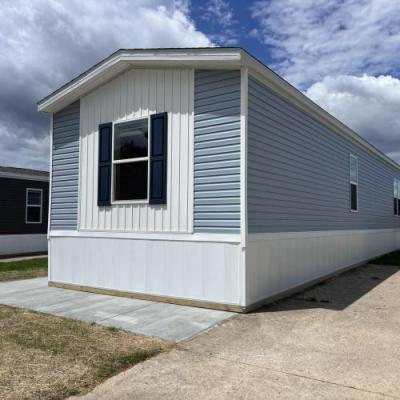 Photo 2 of 12 of home located at 3052 North Gary Street #0112 New Castle, IN 47362