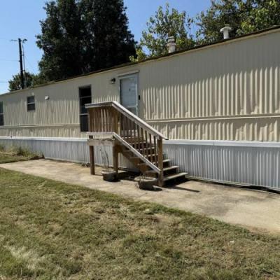 Photo 4 of 6 of home located at 1855 S Wilson Road Radcliff, KY 40160