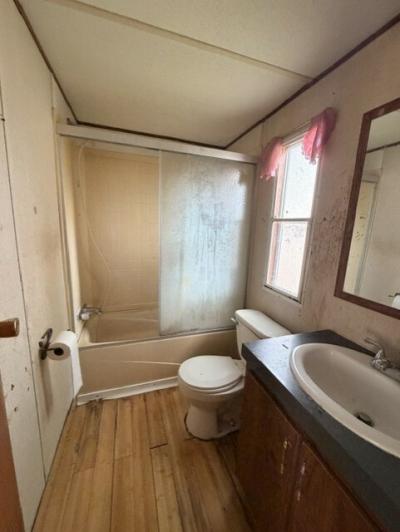 Photo 5 of 8 of home located at 266 Barnum St. Hamilton, OH 45011