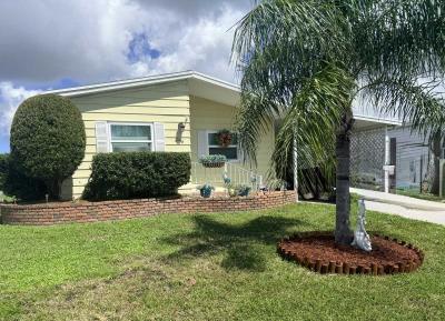Photo 2 of 22 of home located at 306 Bougainvillea Circle Parrish, FL 34219