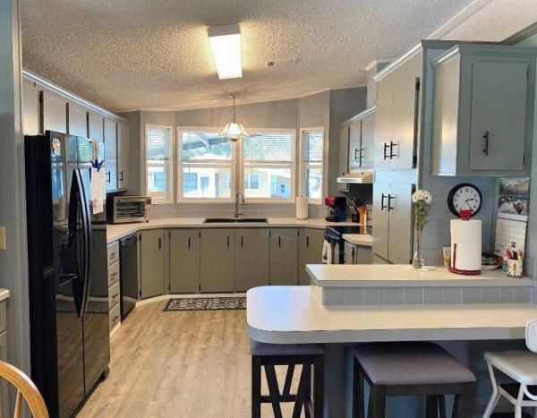 1992  Mobile Home For Sale
