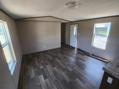 Photo 2 of 9 of home located at 2042 Dixie Ave Paducah, KY 42003