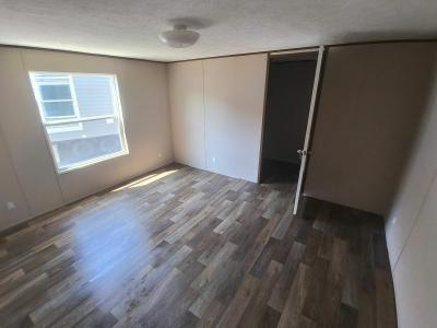 Photo 4 of 9 of home located at 2042 Dixie Ave Paducah, KY 42003